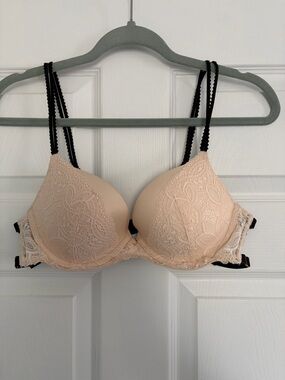 Victorias Secret lace very sexy push-up bra 36B